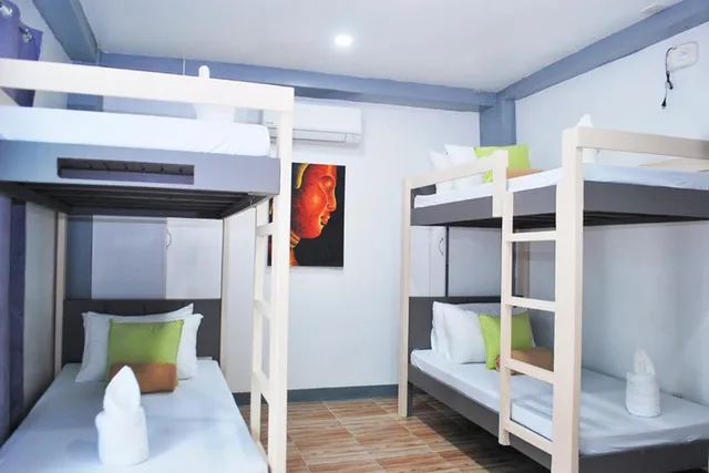 غرفة رباعية بشرفة، Woza Inn Boracay 1/2