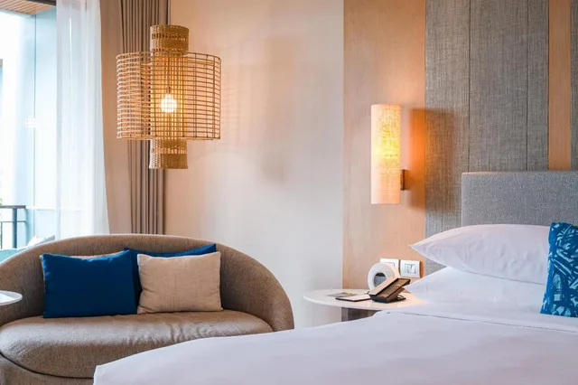 غرفة بسريرين منفصلين، Renaissance Pattaya Resort Spa 11/14