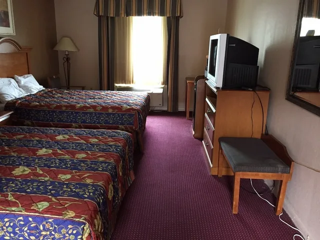 غرفة قياسية بسريرين مزدوجين للمدخنين، Econo Lodge Franklin VA 2/3