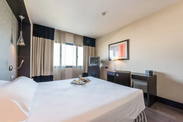 غرفة قياسية بسريرين منفصلين، Mercader Hotel 1/8