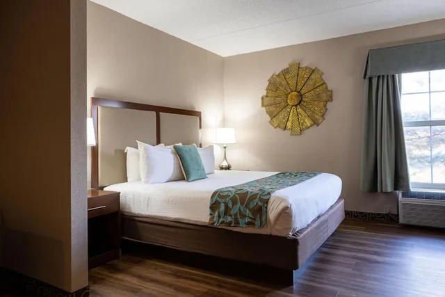 غرفة بسرير كينج، D. Hotel and Suites 5/7