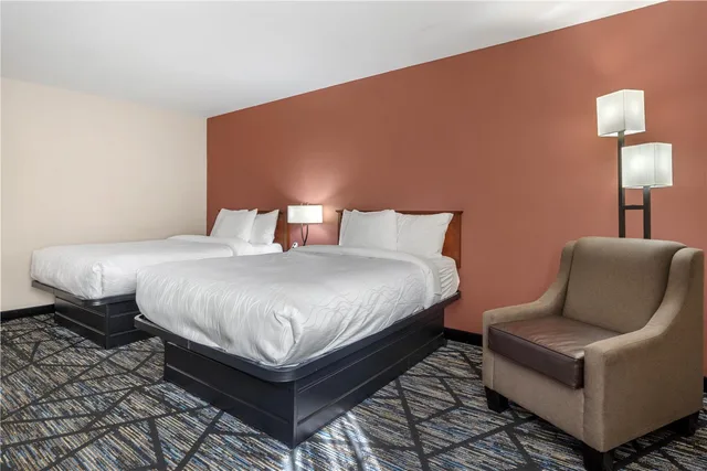 غرفة بسريرين مزدوجين، Surestay Plus Hotel By Best Western Auburn 1/4