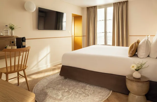غرفة ثلاثية، Hotel D Espagne 5/10
