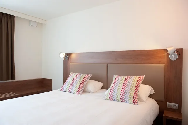 Standard, Double Bed, CAMPANILE LIMOGES CENTRE - GARE 8/10