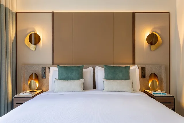 جناح جونيور بسرير كينج بشرفة، InterContinental Paris - Champs-Elysees Etoile 2/5