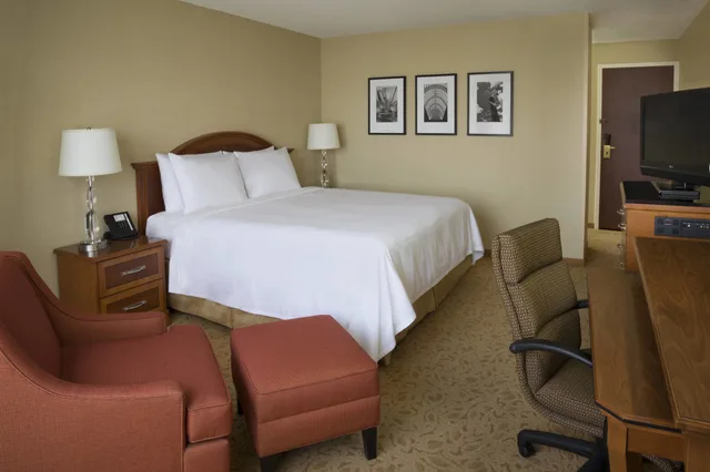 غرفة كلوب بسرير كينج، Toronto Airport Marriott 5/10
