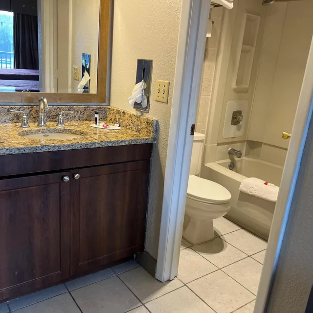 غرفة قياسية بسريرين مزدوجين، Days Inn & Suites By Wyndham Dayton North 3/5