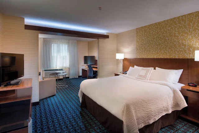 جناح بسرير كينج مع أريكة، Fairfield Inn Suites Scottsbluff 1/3