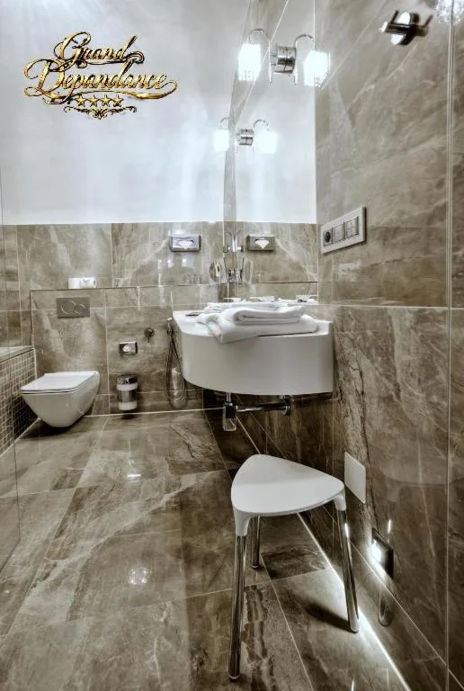 Triple, Street View, Annex، Grand Hotel 7/9