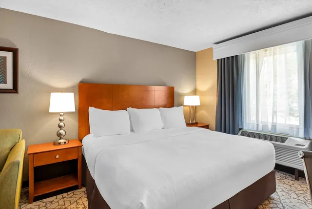 غرفة قياسية بسرير كينج، Quality Inn Kilmarnock VA 3/5