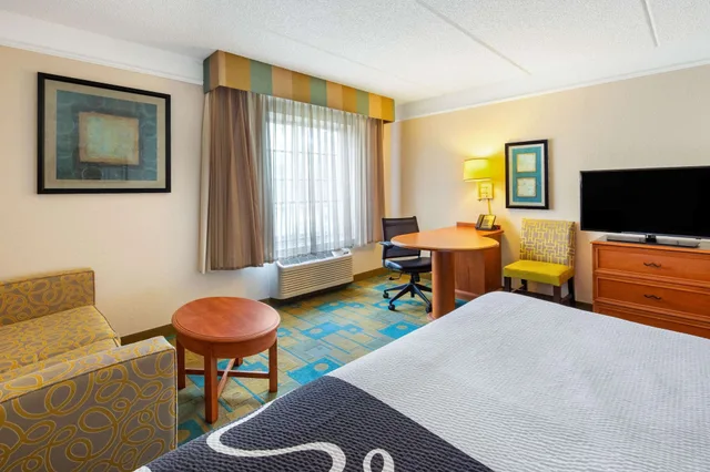 غرفة ديلوكس بسرير كينج، La Quinta Inn & Suites by Wyndham Ft. Lauderdale Plantation 3/4