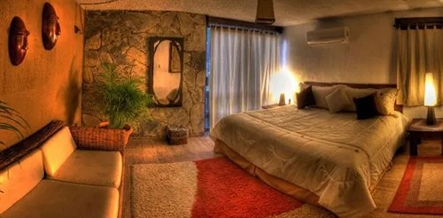 كابينة كلوب جونيور بسرير كينج وسريرين مزدوجين، Hotel Chipinque 1/2