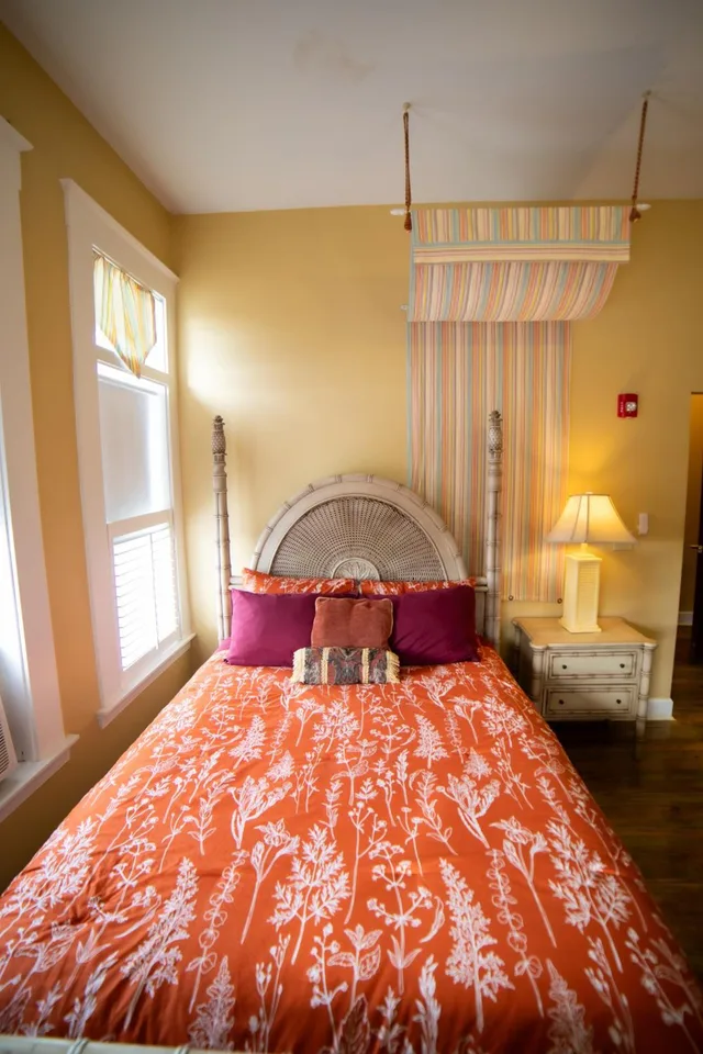Caribbean, Style, Deluxe, 2 Queen Beds، Oak Tree Hotel 8/17