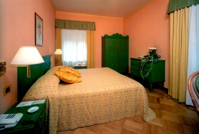 غرفة كلاسيكية بسرير مزدوج في الملحق، Park Hotel Villa Ariston 4/7