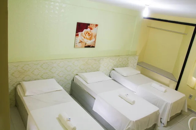 غرفة قياسية ثلاثية بسرير مزدوج وسرير فردي، JR Hotel 4/10
