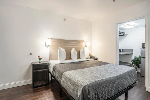 غرفة قياسية بسرير كوين، The Greens Hotel 2/10