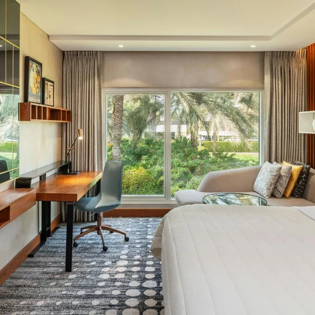 Guest Room, Deluxe, Queen Bed, Garden View, Le Meridien Dubai Hotel and Conference Centre 5/10