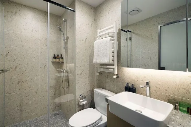 غرفة تنفيذية ثلاثية بسرير كوين مع أريكة، base-Sanlitun Serviced Apartment 10/10