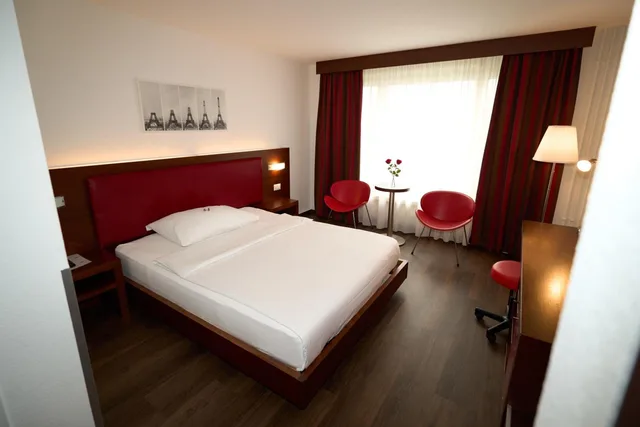 غرفة ديلوكس بسرير كينج، Hotel Conti 3/10