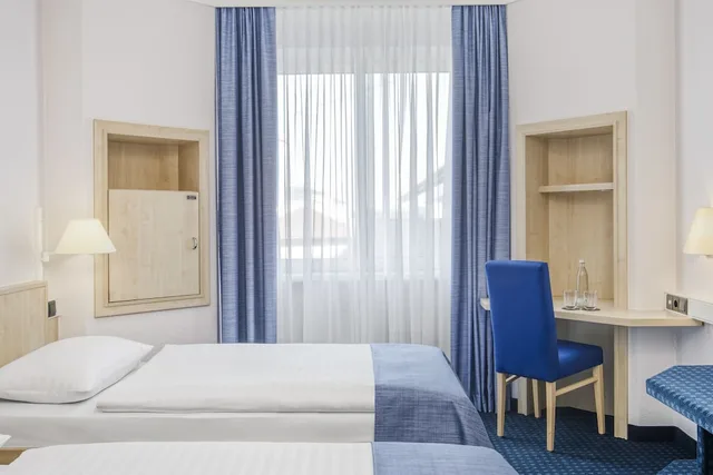غرفة بزنس بسريرين منفصلين، INTERCITYHOTEL ERFURT 1/3