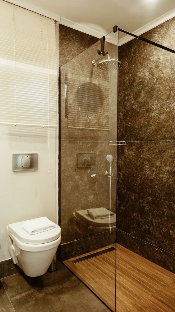 غرفة كلاسيكية بسرير مزدوج بإطلالة على الحديقة، Villa Lukka 7/8