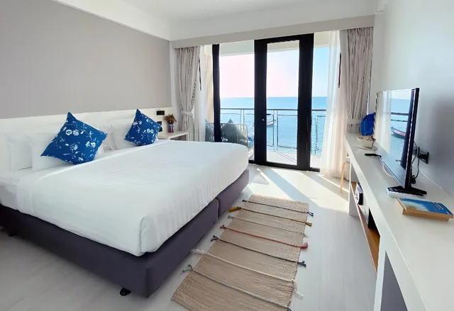 غرفة بسريرين مزدوجين بإطلالة على البحر، Blue Tao Beach Hotel 1/1