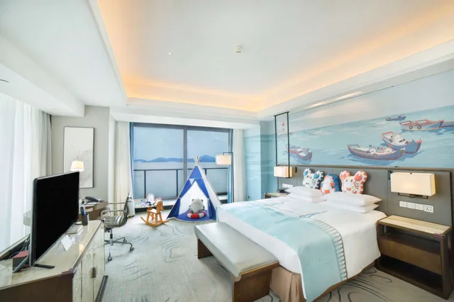 غرفة عائلية بسرير كينج بإطلالة على البحر، Hilton Zhoushan 1/2