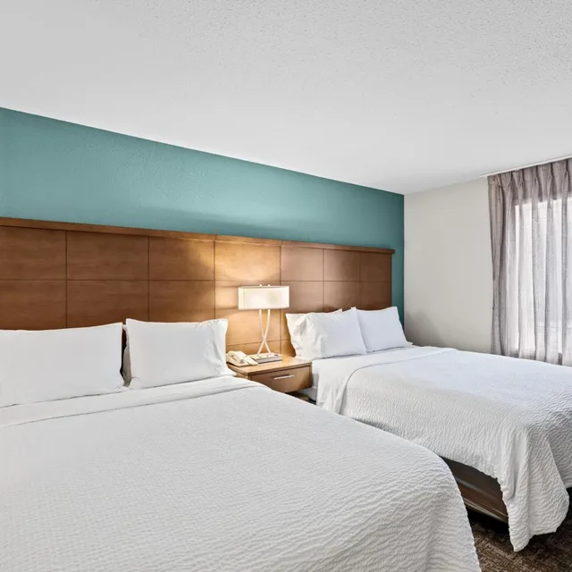 جناح عائلي مع أريكة، Staybridge Suites Hotel Calgary Airport 1/9