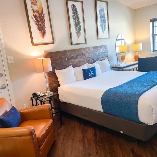 جناح فاخر بجاكوزي، PINEMARK Inn Suites Events 3/8