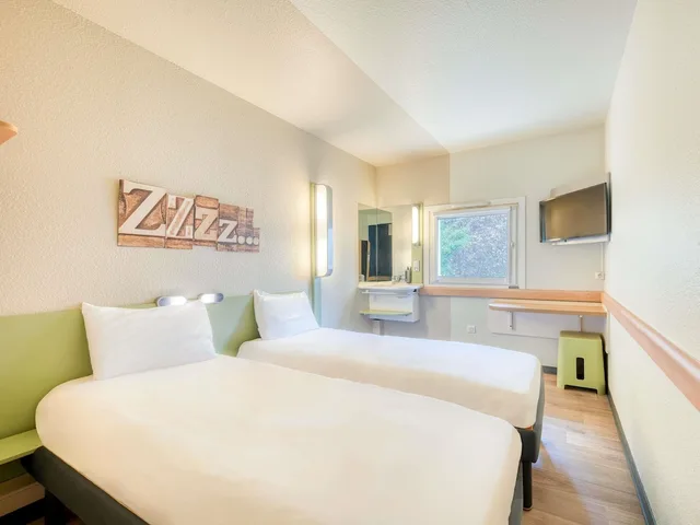 غرفة بسريرين منفصلين، Ibis Budget Versailles Trappes 3/6