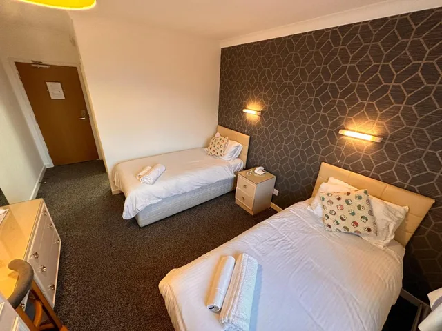 غرفة بسريرين منفصلين، Pine Lodge Hotel & Restaurant Mansfield 3/10