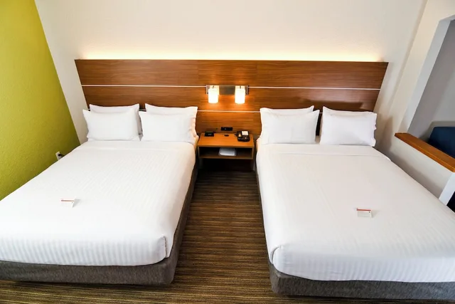Feature, Suite, 2 Queen Beds, Holiday Inn Express Hotel And Suites Port Clinton Catawba Island 1/8