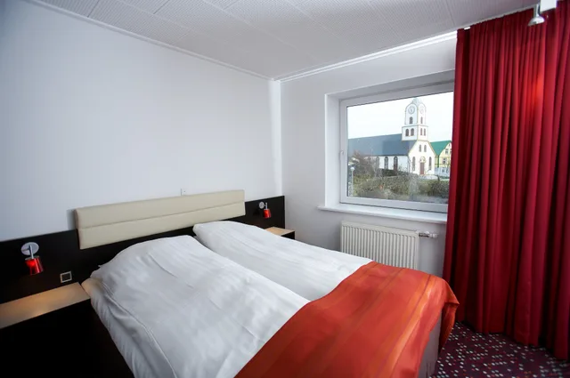 Medium, Queen Bed, Sea View، Hotel Torshavn 2/5