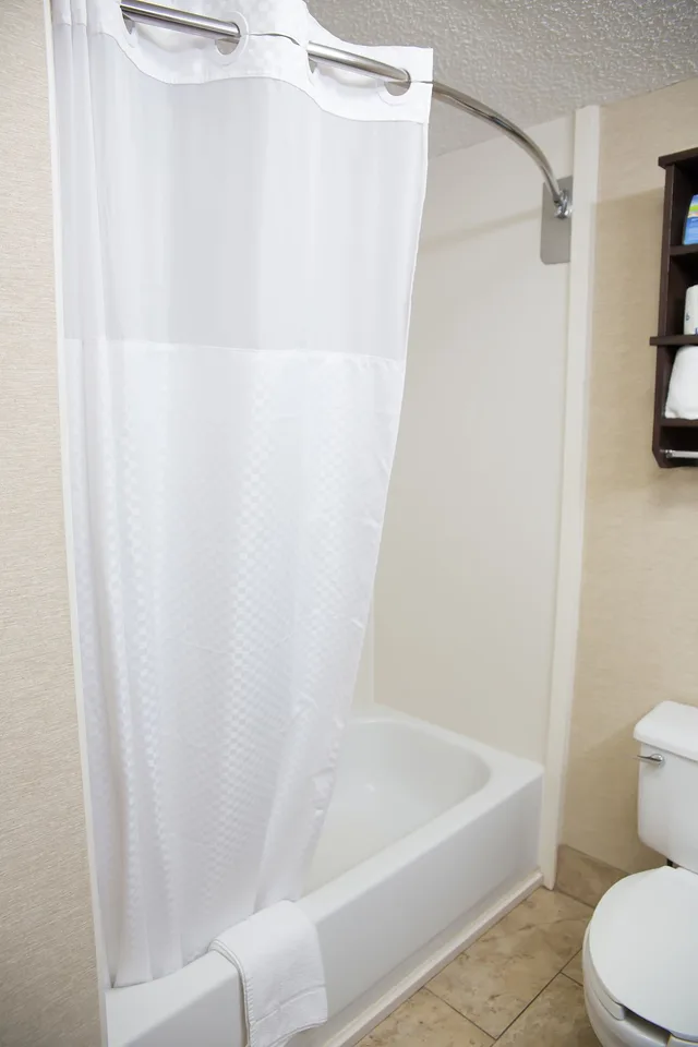 Room, 2 Queen Beds, Baymont By Wyndham Saraland 5/5