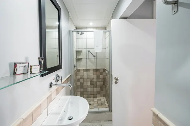 غرفة قياسية بسريرين منفصلين، Indaba Lodge Hotel Richards Bay 7/7