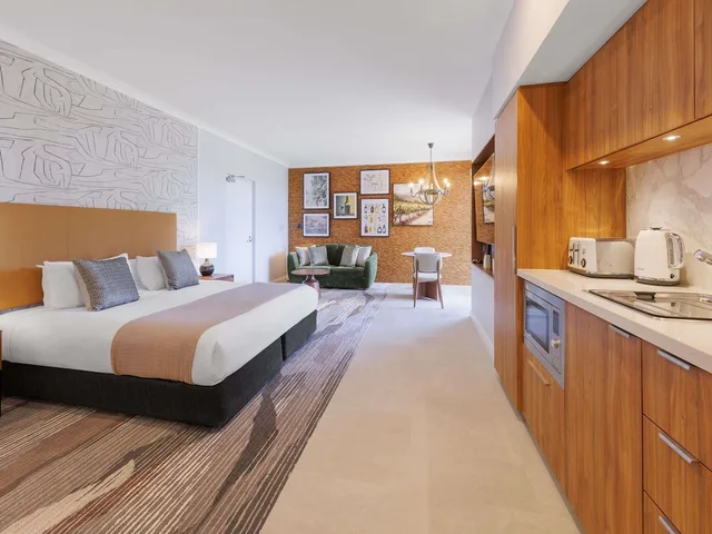 Studio, King Bed, The Sebel Swan Valley The Vines 3/5