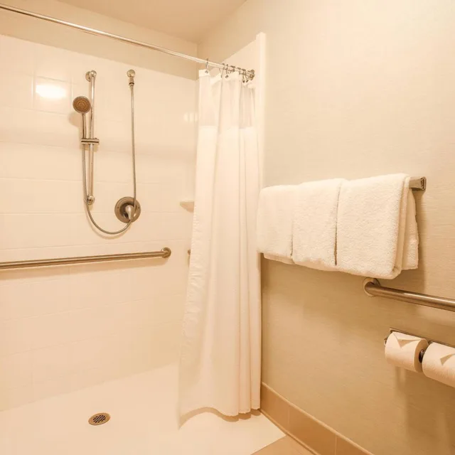 Room, 2 Queen Beds, Bathtub, Accessible, Courtyard by Marriott Flint Grand Blanc 6/6