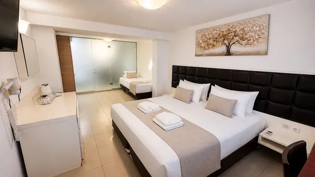 غرفة سوبيريور بسرير مزدوج مع أريكة، ST. CONSTANTIN SEA HOTEL AND SPA RESORT 8/10