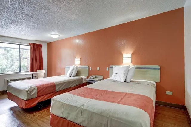 غرفة قياسية بسريرين كوين للمدخنين، Motel6 Atlanta Airport - Union City 4/8