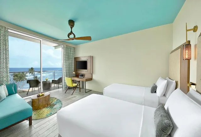 غرفة ديلوكس بسرير مزدوج بإطلالة على البحر، Radisson Blu Resort Galle 2/6