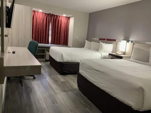 غرفة بسريرين كوين، Microtel Inn And Suites Clarksville 1/5
