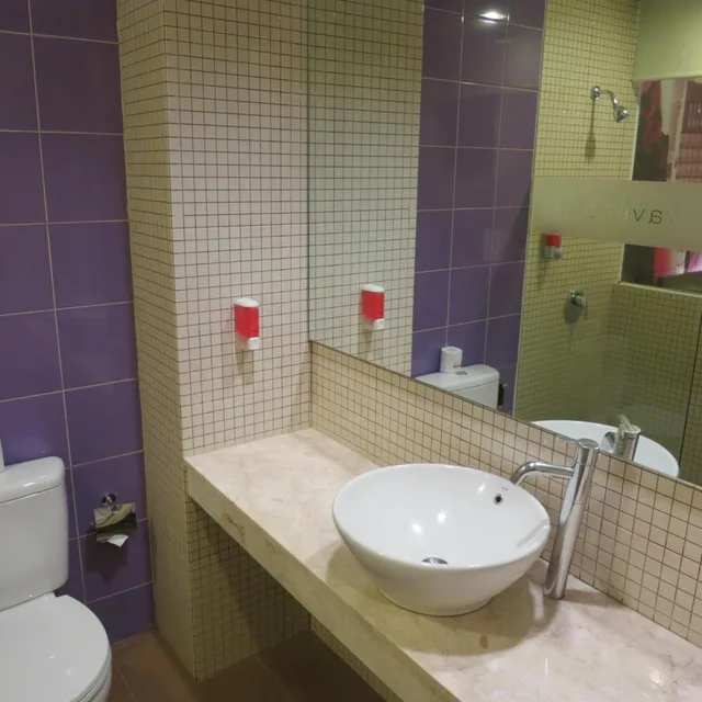 غرفة قياسية بسرير كينج، favehotel MEX Tunjungan Surabaya 7/8