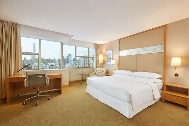 Executive, King Bed, Four Points By Sheraton 3/6
