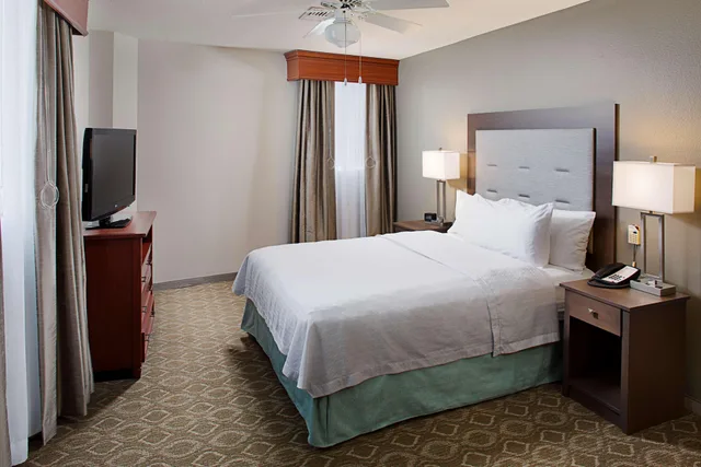 غرفة بسرير كوين بغرفة نوم واحدة، Homewood Suites By Hilton San Antonio-Riverwalk/Downtown 1/2