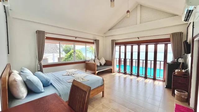 غرفة بريميوم بسرير كينج بإطلالة على البحر، Bang Saphan Resort Hotel 4/10