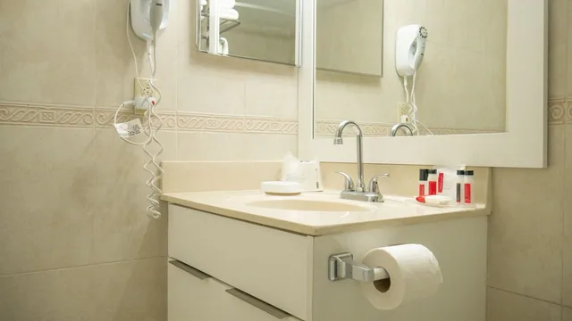 Deluxe, 2 Queen Beds, City View, Ramada Plaza by Wyndham Marco Polo Beach Resort 4/4