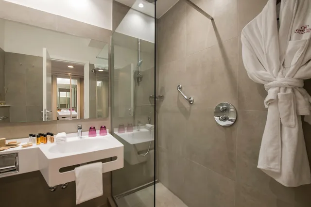 جناح بسرير كينج، Crowne Plaza St Peter S 8/8
