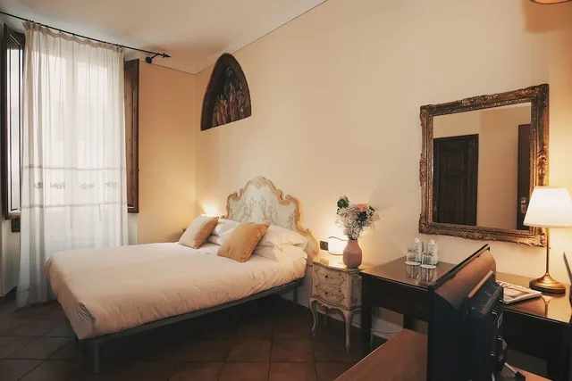 غرفة قياسية بسرير مزدوج وسريرين منفصلين، The Galileo Hotel 2/10