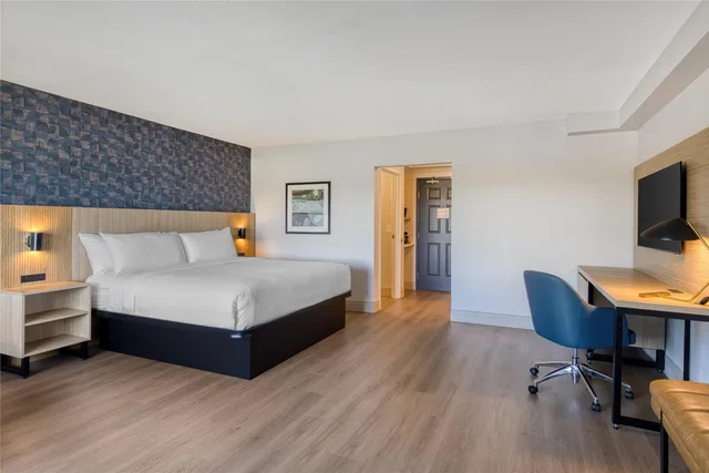 جناح ركني بسرير كينج مع أريكة، Best Western Byron Center 1/4