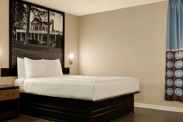 غرفة بسرير كينج، Super 8 By Wyndham Ocean Springs Biloxi 4/9